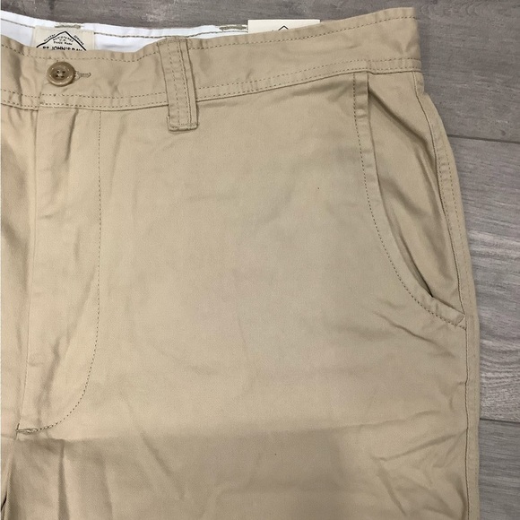 Men's St. John’s Bay 40 XL Chino Khakis Shorts Khaki Flat Front Cotton Twill NWT - Picture 4 of 8